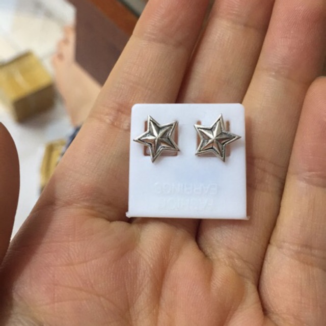 Khuyên tai bạc ngôi sao đính đá xanh lá