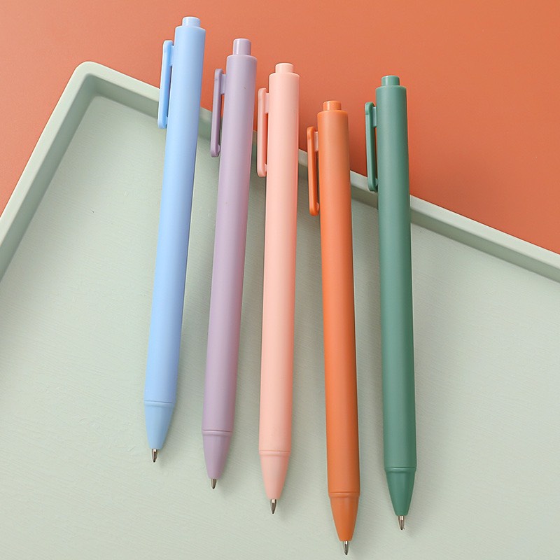 Bút bi bấm mực đen vỏ màu pastel nhám dễ thương cute ngòi 0.5mm mực ra đều
