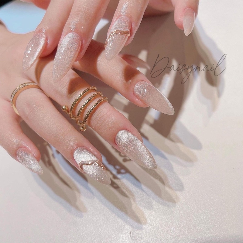 Nail Box Thiết Kế Nhũ Kim Cương Viền Nổi Một Ngón An124