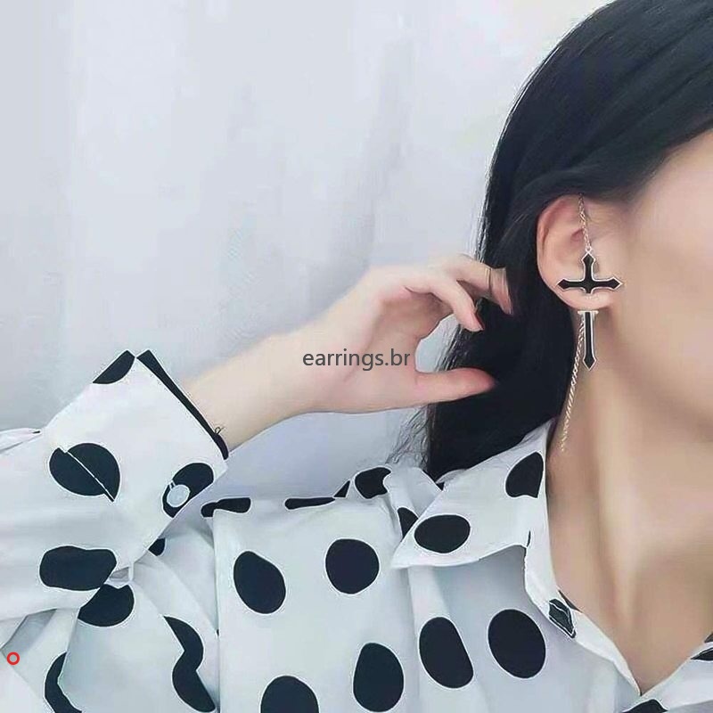 Bông tai hình thánh giá cá tính hợp thời trang cho nữ