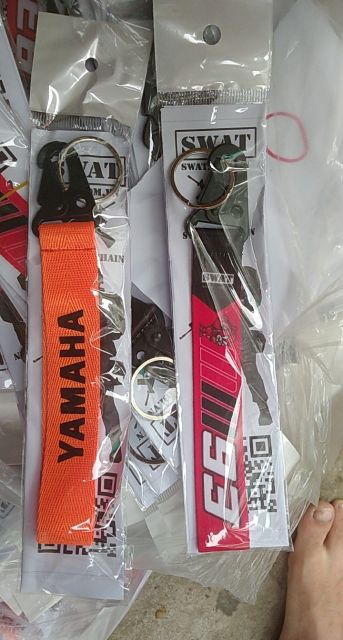 Móc khoá theo tem xe cao cấp