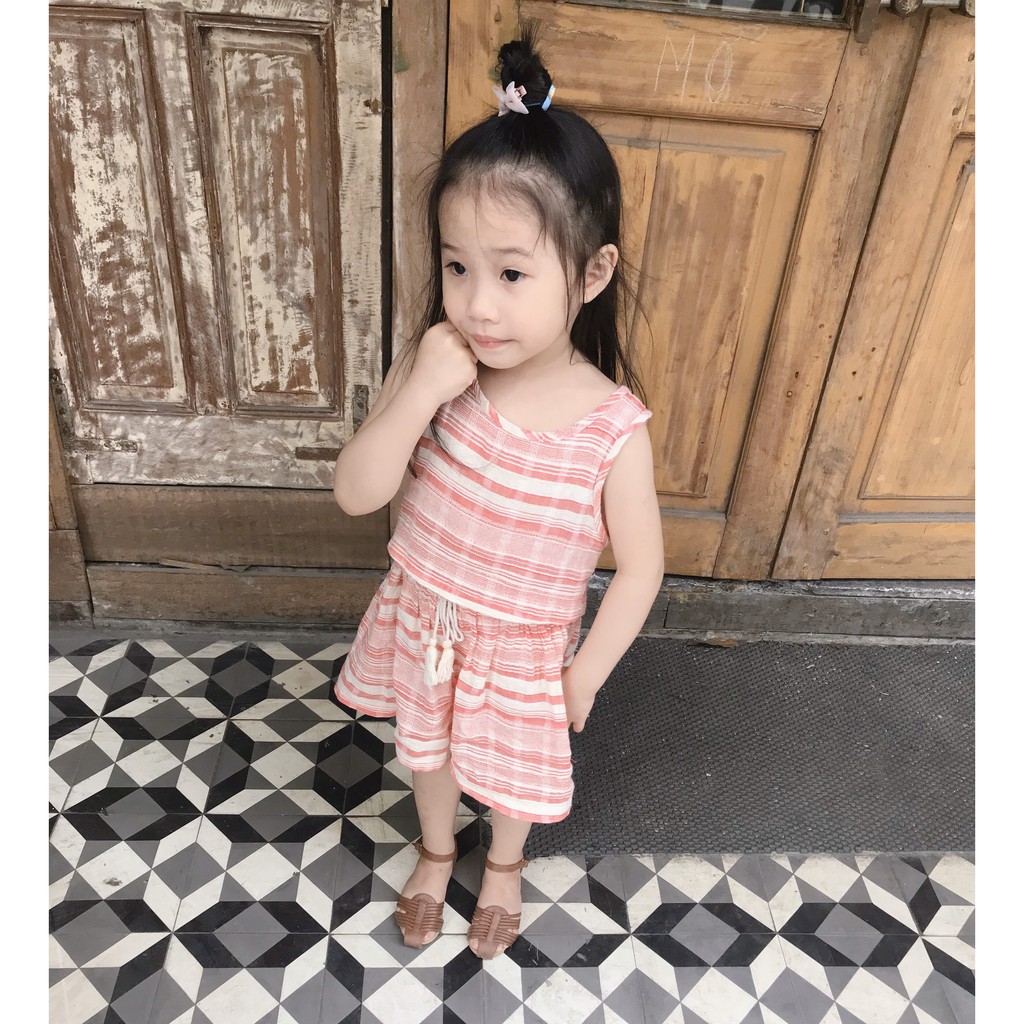 Bộ áo croptop mix chân váy cho bé gái vô cùng xinh yêu (Lenkids)