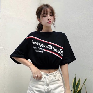 Set chân váy sọc và áo croptop