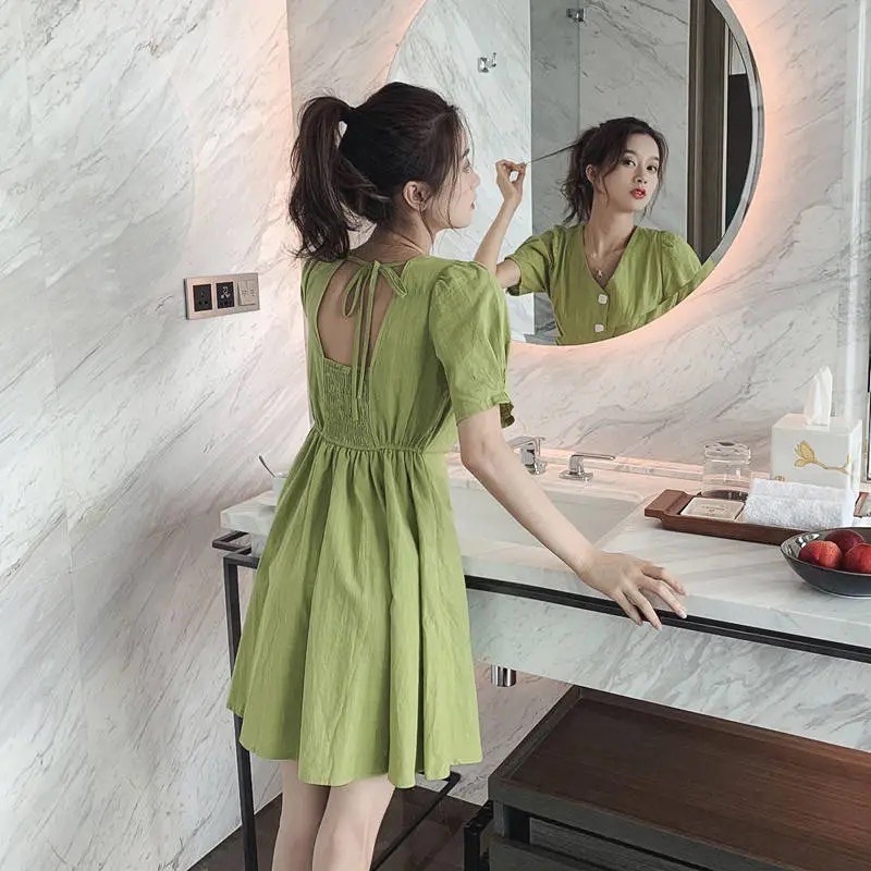 Váy nữ đẹp ✅QUẢNG CHÂU✅đầm nữ xoè cổ V nhẹ nhàng nữ tính phối khuy trắng, hàng taobao có sẵn | BigBuy360 - bigbuy360.vn