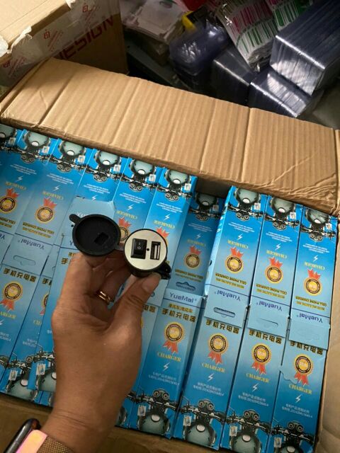 Cóc sạc bộ sạc xe máy 12v Sạc Điện Thoại Loại Tốt Lắp Xe Máy 2,1A 12V