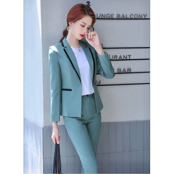 Bộ vest nữ màu xanh dương cá tính