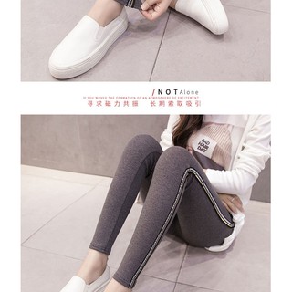 Legging nữ kẻ sọc phối chữ 2 bên