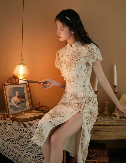 Sườn Xám Cách Tân Dáng Dài Hoa Nhí Xẻ Đùi