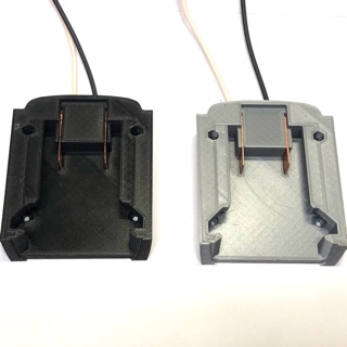 Đế chuyển pin Milwaukee 18v đã có tiếp điểm.