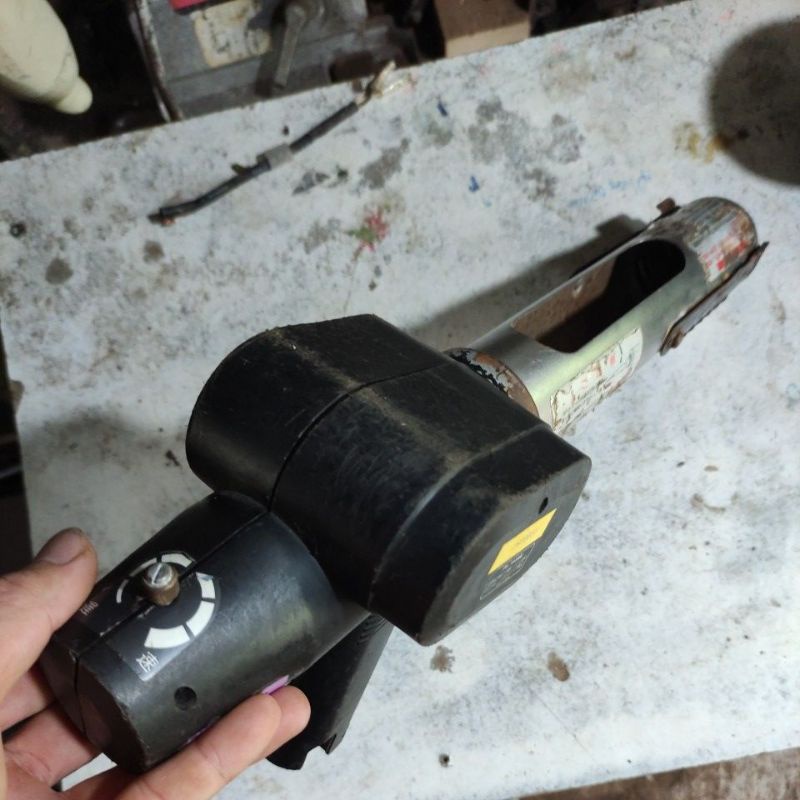 Máy bắn keo silicon Panasonic EZ3651