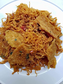 Combo 3 hũ cơm cháy lắc khô gà ( ~ 1 kg)