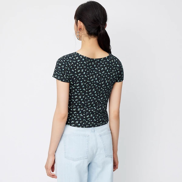 Áo thun dáng croptop in hoa, vạt chéo GU Nhật - Mã 330482