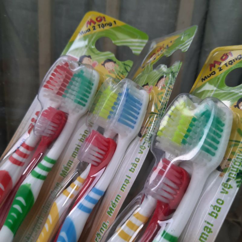 Combo 3 bàn chải đánh răng cho gia đình (2 cây lớn/1 cây nhỏ)