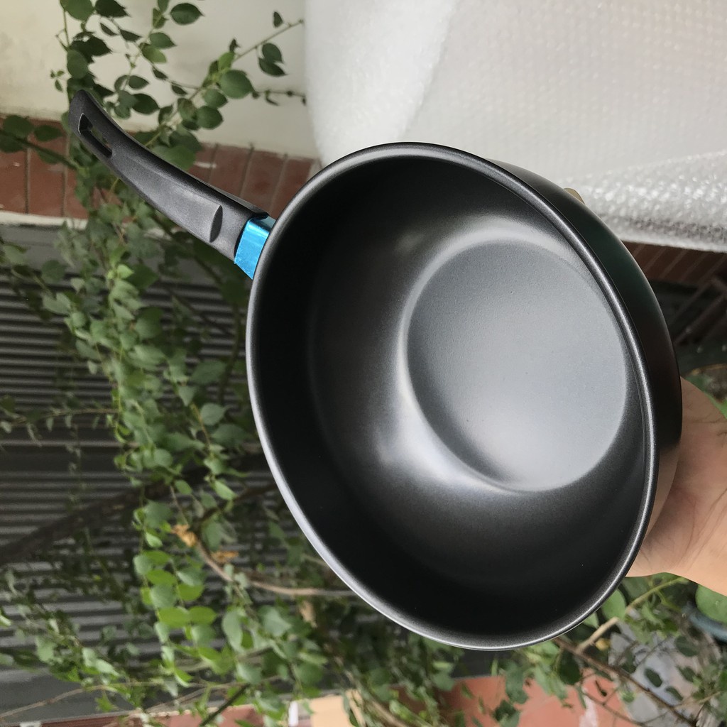 Chảo chống dính sâu lòng 18cm chắc chắn dùng được bếp từ và mọi loại bếp
