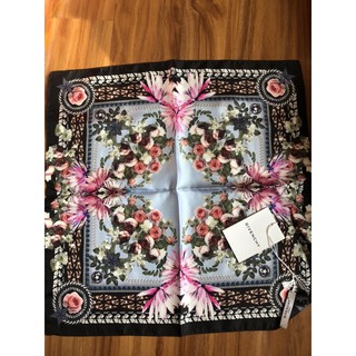 Khăn lụa Givenchy