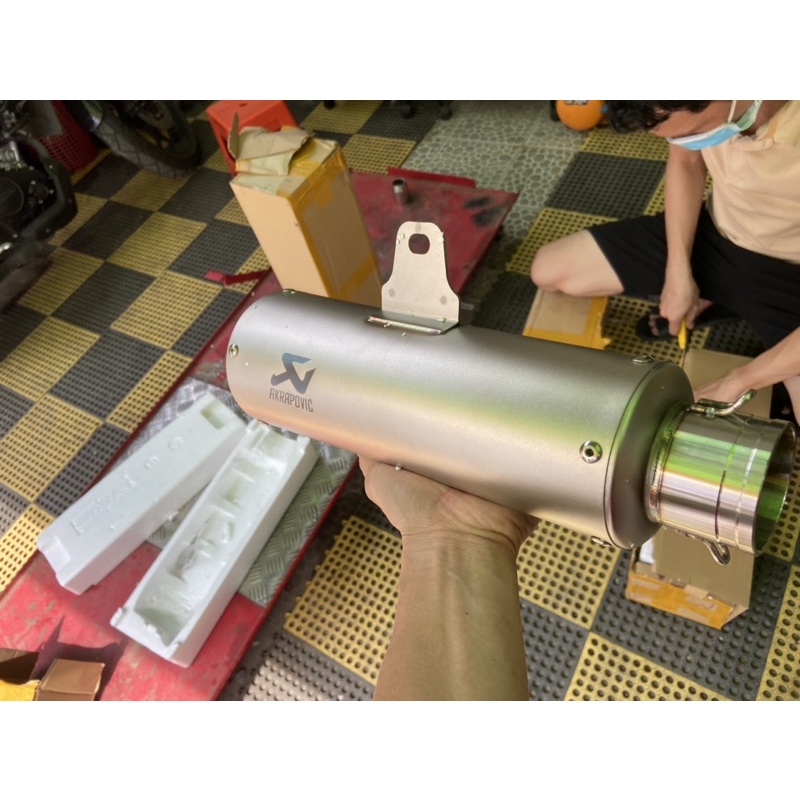 Pô Akrapovic R3 cho Xsr155