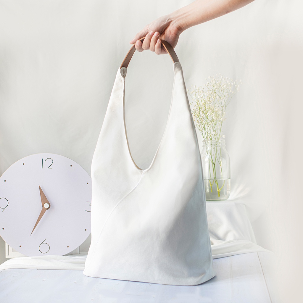 Túi Triangle, túi tote kiểu Hàn Quốc trắng, túi nhiều ngăn, đựng vừa A4 kích thước 32x60cm MERSTUDIO