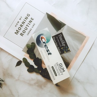 Kem đánh răng Crest Gum Detoxify 116g