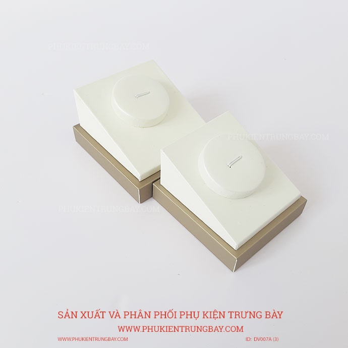 ĐẾ TRƯNG BÀY VÒNG TAY TRANG SỨC MÀU TRẮNG DV007A