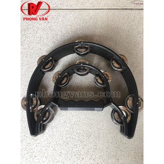 Lắc tay tambourine trong phòng hát karaoke