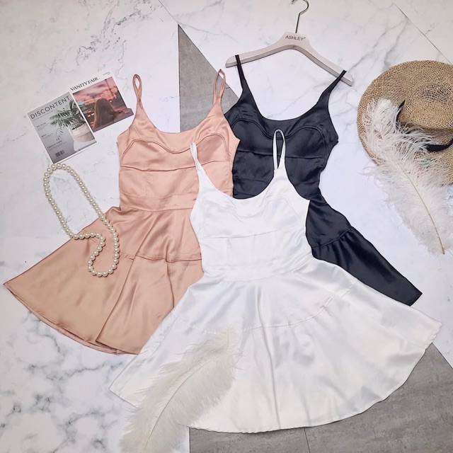 Váy 2 dây cổ tròn xoè