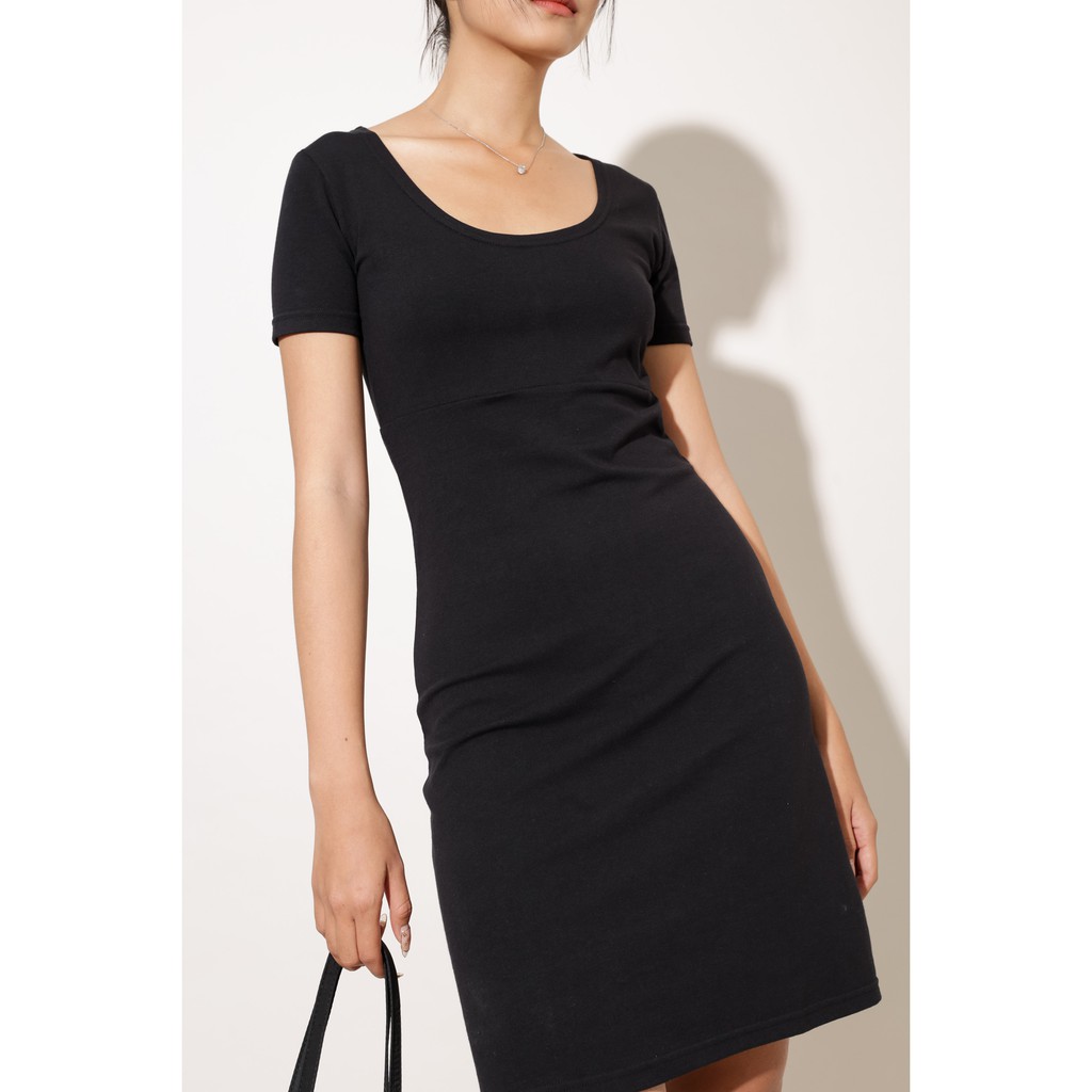 Đầm nữ ngắn tay dáng ôm thời trang GAGO open back fit mini dress màu đen GG3272 | BigBuy360 - bigbuy360.vn