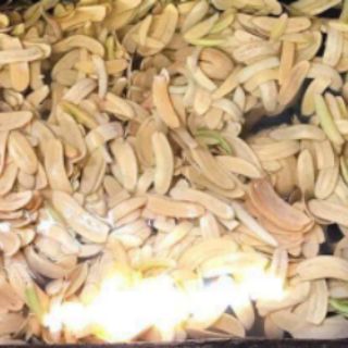 Chuối sấy mè
