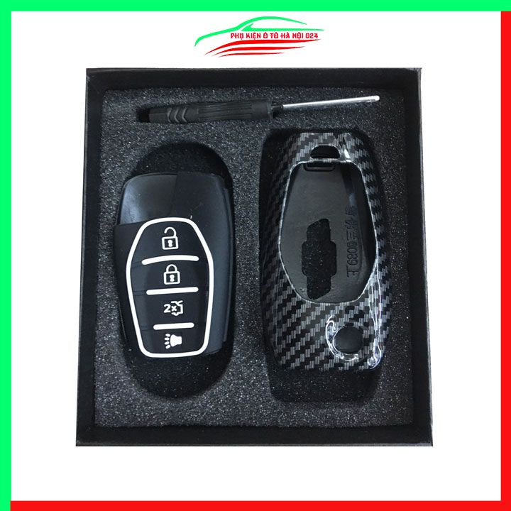 Ốp khóa cacbon Chevrolet Cruze, Colorado 4 nút kèm móc khóa