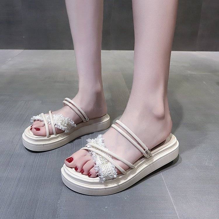 Dép Sandal Đế Phẳng Dày Quai Ngang Đính Ngọc Trai Thời Trang Mùa Hè 2022 Phong Cách Mới Cho Nữ