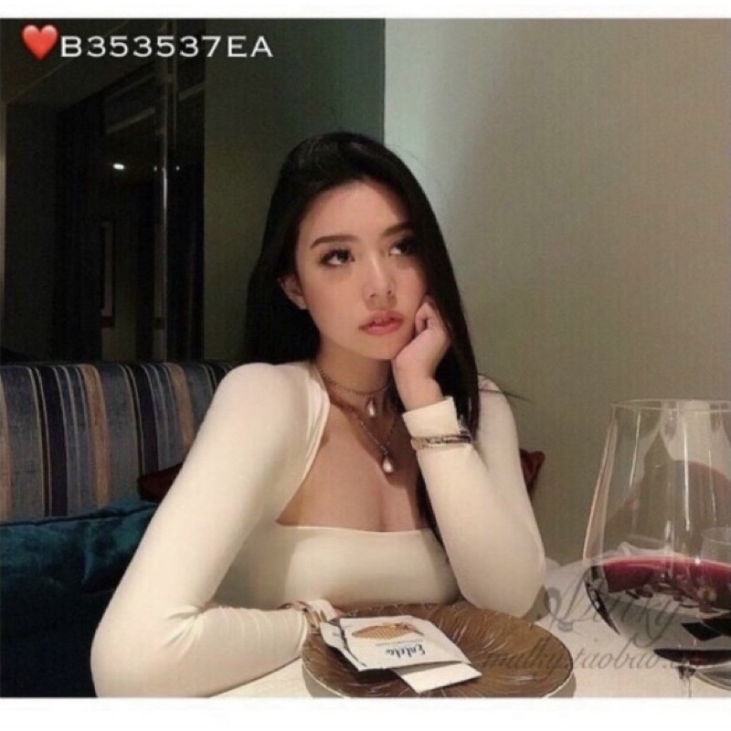 Áo kiểu cổ vuông tay dài có mút ngực  0011