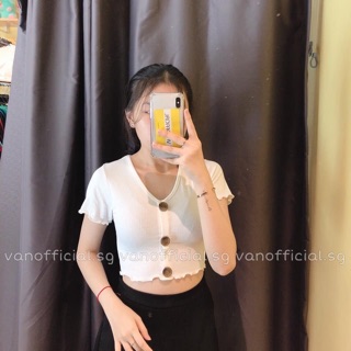 Áo thun gân cổ tim