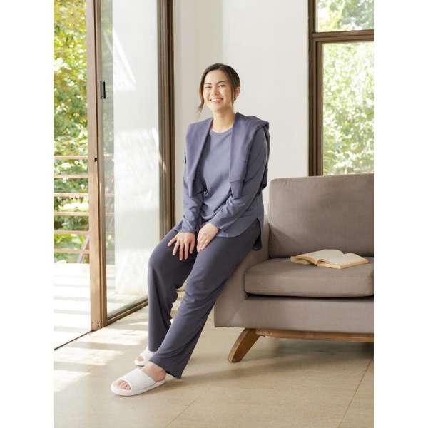 Hàng xuất xịn - Dép mang trong nhà Un1qlo xuất xịn