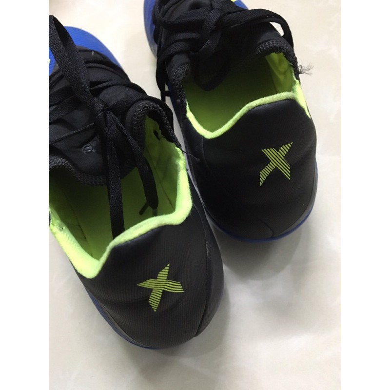 Giày đá bóng sân cỏ tự nhiên