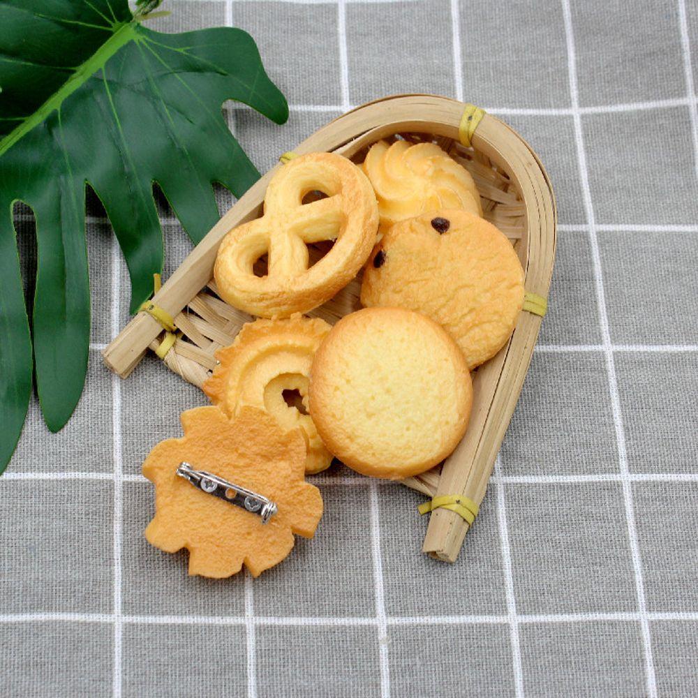 Ghim Cài Áo Hình Bánh Quy Ngộ Nghĩnh Cho Nam Và Nữ
