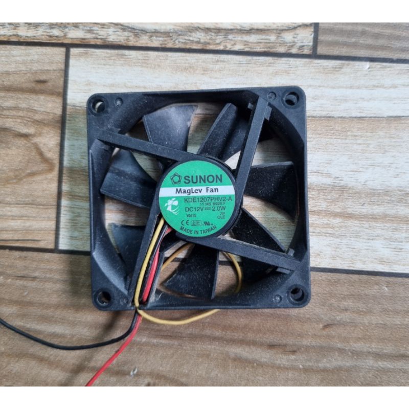 Quạt DC 12V  0.10A-0.18A  7cm