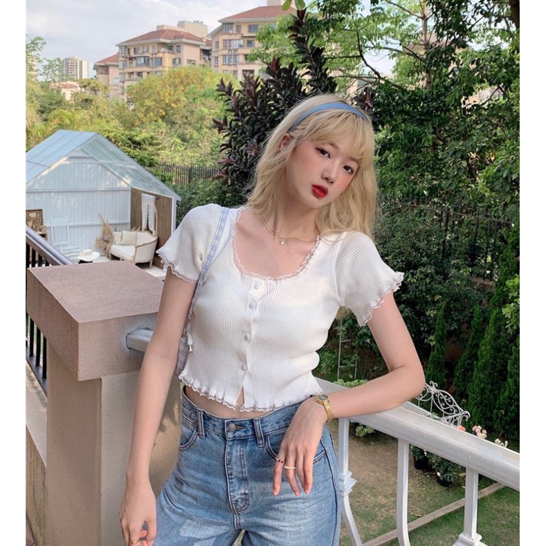 Áo croptop nữ tay ngắn viền ren phối nút cực xinh,Áo croptop nữ chất len tăm co dãn phong cách Hàn Quốc
