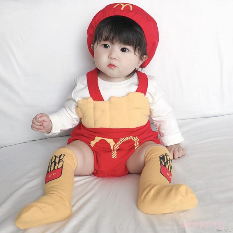 Bộ áo liền quần hai dây có nút và mũ đáng yêu cho bé