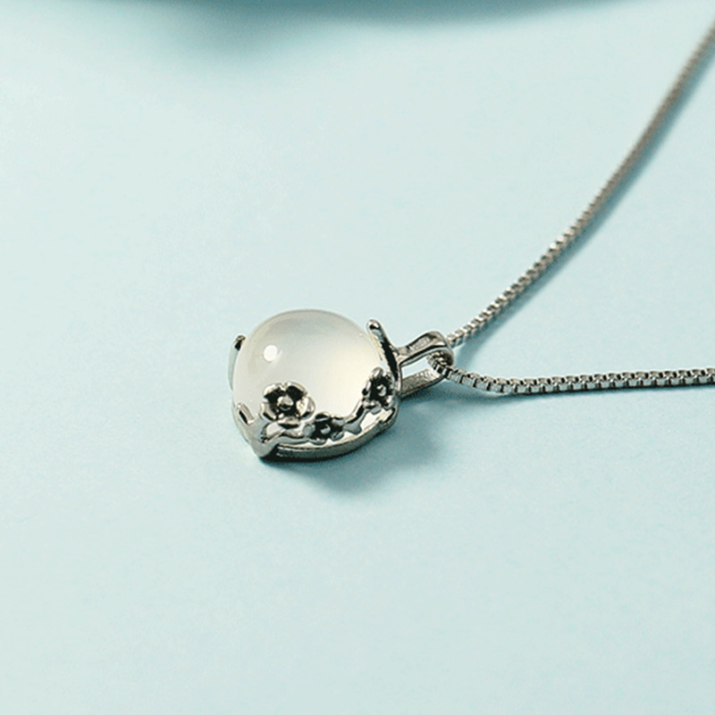 vòng cổ Mặt Ngọc Bích Trắng Xinh Xắn Cho Nữ