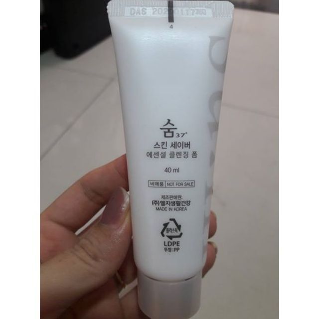 Sữa rửa mặt Sum37 làm sạch sâu Skin Saver Essential Cleansing Foam 40ml