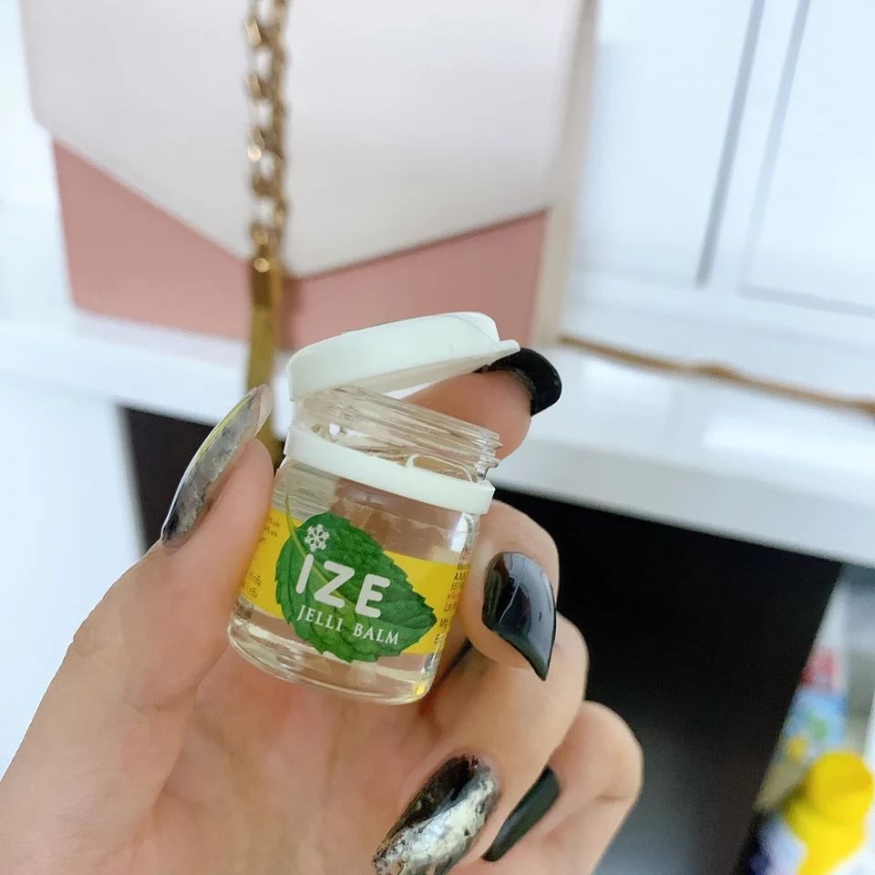 [CHÍNH HÃNG] Dầu Gió Thông Mũi Hương Bạc Hà IZE JELLI BALM - Được nhiều người ưa chuộng tại Thái Lan