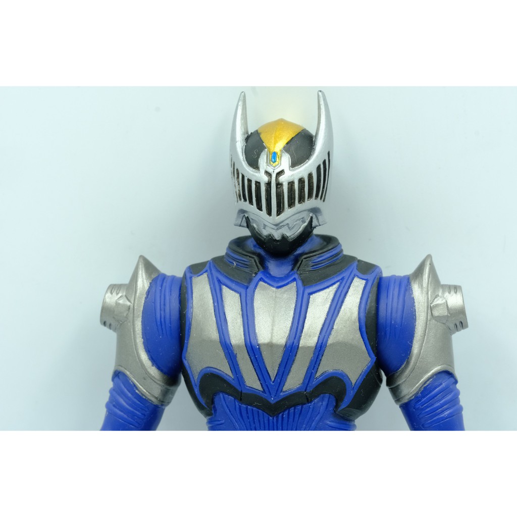 Đồ chơi Kamen Rider Knight có khớp, tỉ lệ 1/10 cao 18cm nhựa dẻo. Chính hãng Bandai Kamen Rider Ryuki Hero Series 42