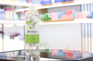 Nước tẩy trang rau má CENTIFOLIA