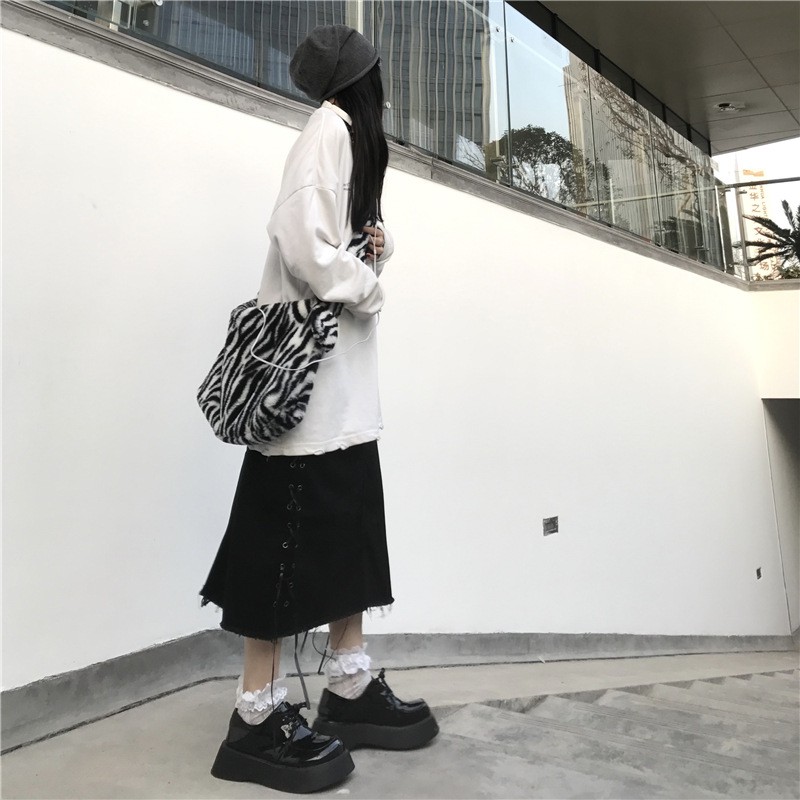 (HÀNG CÓ SẮN) CHÂN VÁY DÀI ĐAN DÂY ĐEN SIÊU NGẦU CHẤT THỜI TRANG NỮ | BigBuy360 - bigbuy360.vn