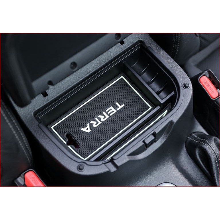 Khay đựng đồ ngăn hộp tỳ tay Nissan Terra 2018- 2020