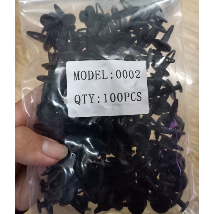 Bộ 100 Đinh Tán Nhựa Gắn Lòng Dè,Cản Bùn Trước Sau Xe Hơi Chrysler Ford Mondeo và Toyota