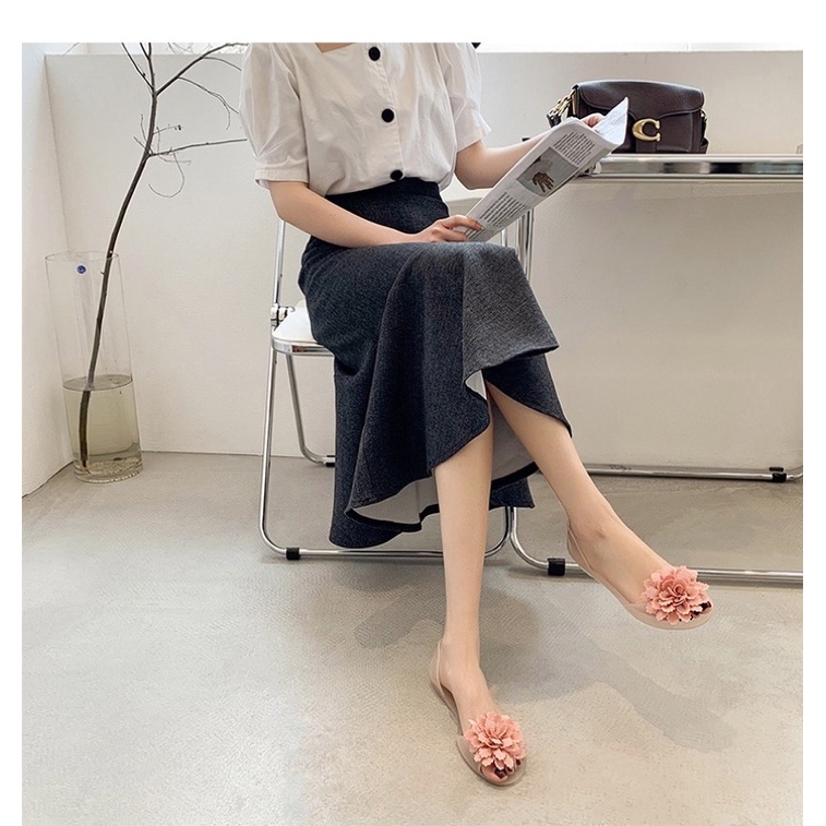 Giày nhựa dẻo thơm đính hoa vải hở mũi soervimy