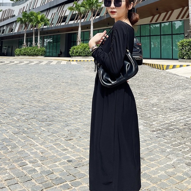 Hàng dư xịn - Đầm thun trơn màu đen Runw4y xuất khẩu
