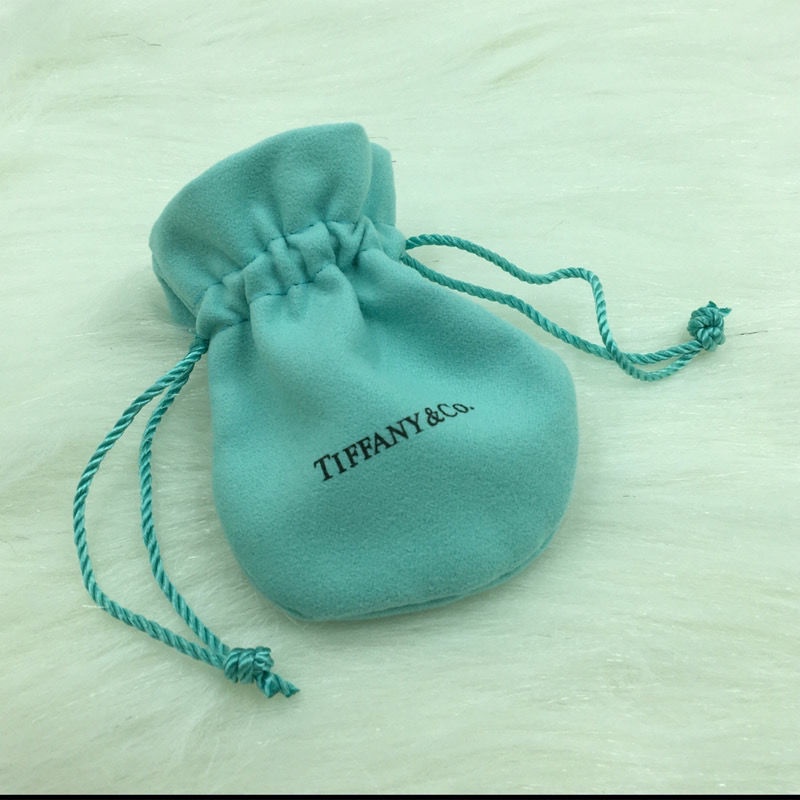 Tiffany & Co. Vòng Tay Thép Không Gỉ Phối Chữ Cái Màu Vàng Mới 2022