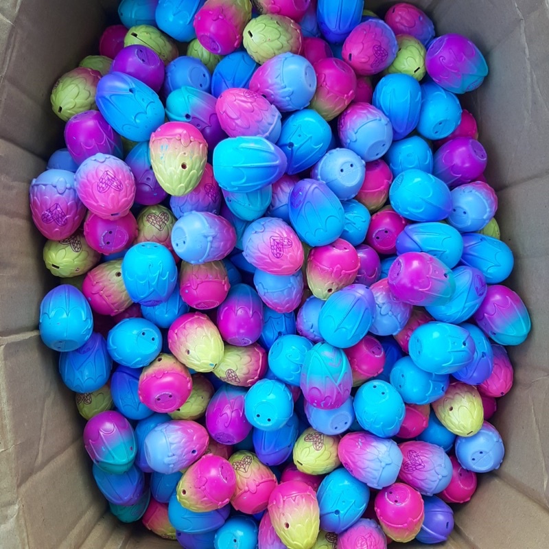 Trứng hatchimals các mùa