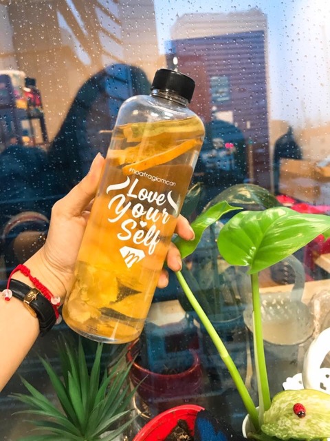 Bình nhựa LoveYourself | BigBuy360 - bigbuy360.vn
